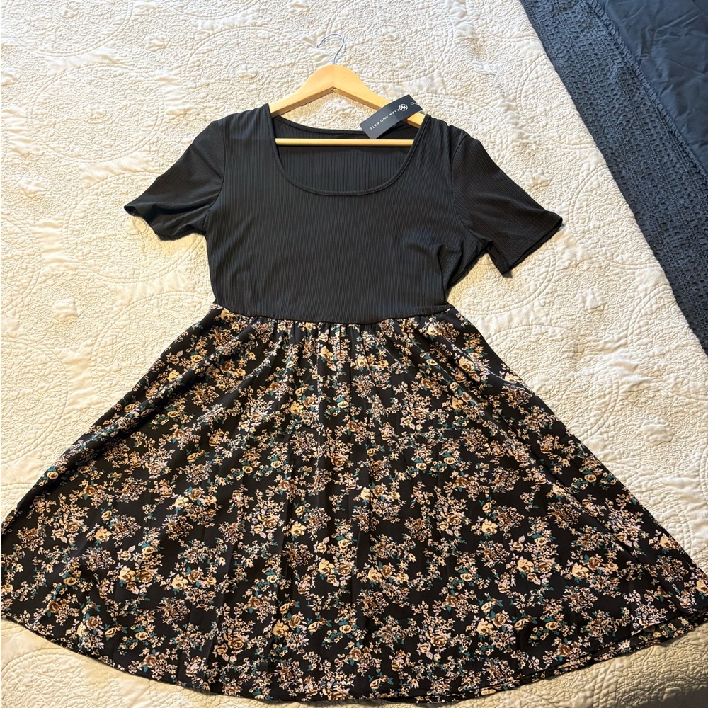 Kara and Kate Black Floral Casual Dress